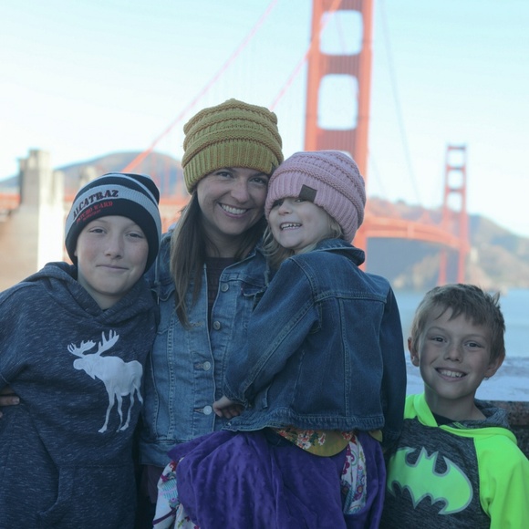 Meet your Posher, Cassi - Picture 2 of 3